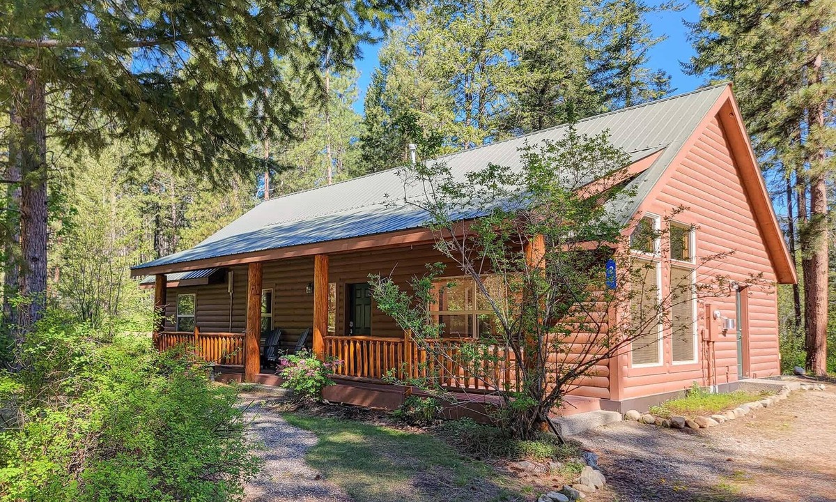 Winthrop House | Woodland Retreat: Cozy Cabin Near Trails & Mazama