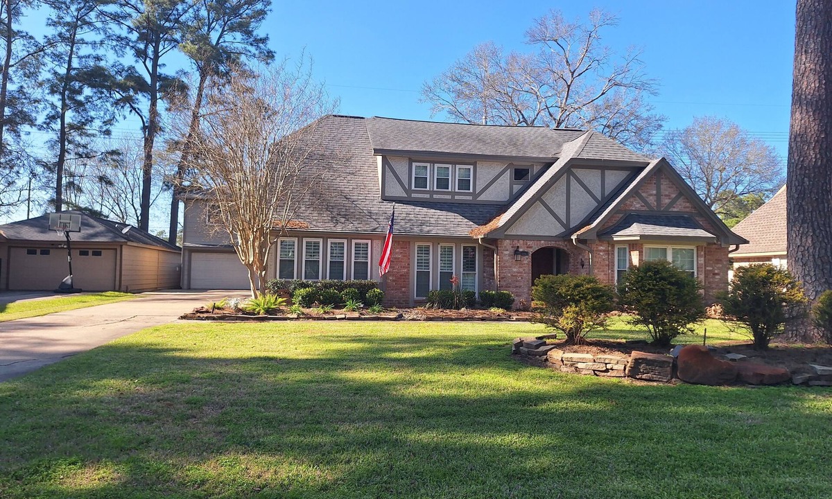 Cypress House | Work n' Play Cypress- Spacious 6-bedroom house with a pool/spa in north Cypress