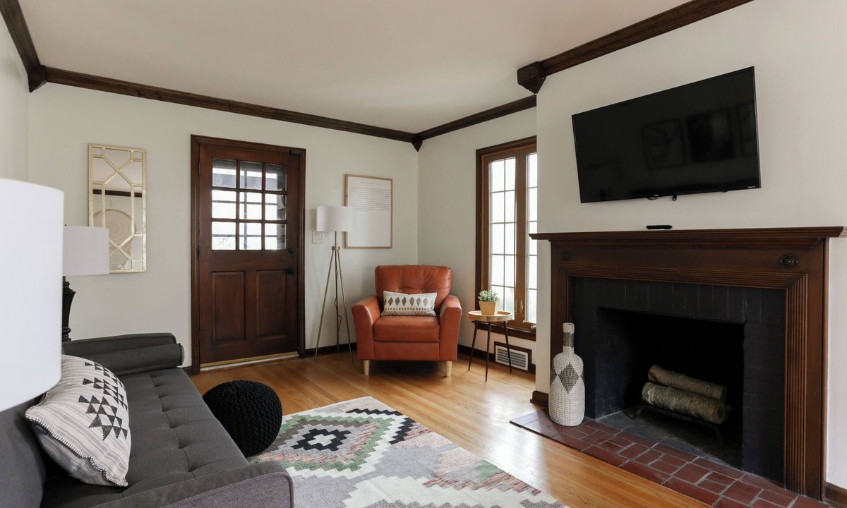 Roeland Park House | World Cup Stay 2BR Near Arrowhead Office & Yard