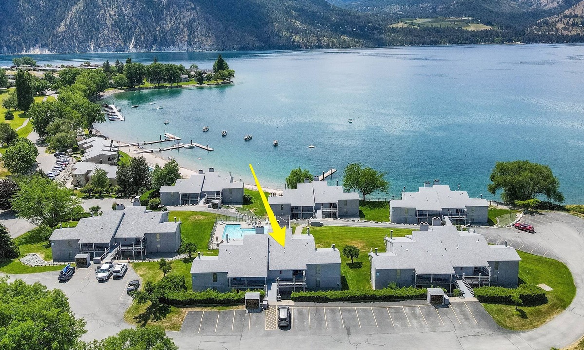 Wapato Point Condo | Yacinde F3 Panoramic Poolside and Mountain Views