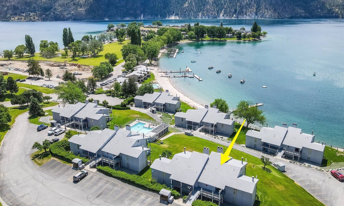 Wapato Point Condo | Yacinde G7 Wapato Point Townhome End-Unit with Patio and Balcony