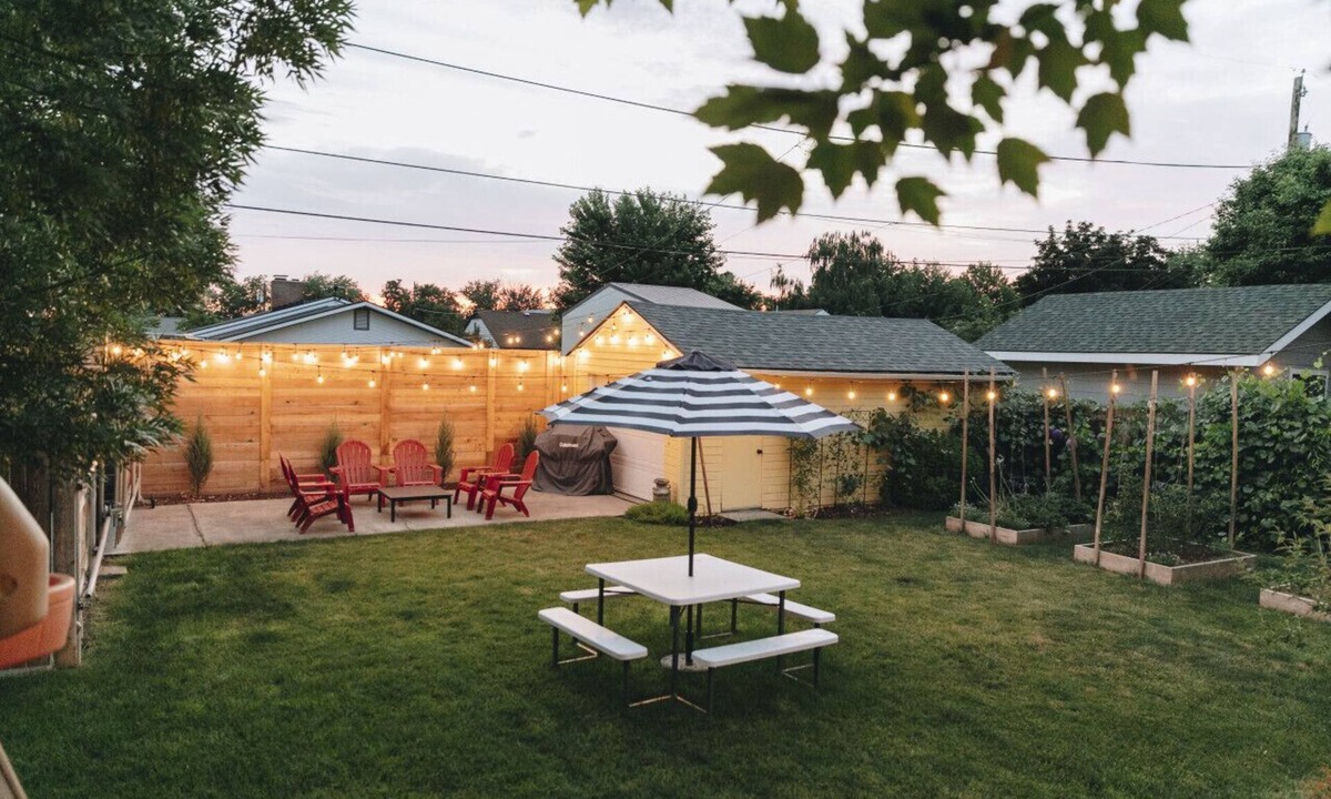 College Place House | Yellowbird Retreat of Walla Walla Valley
