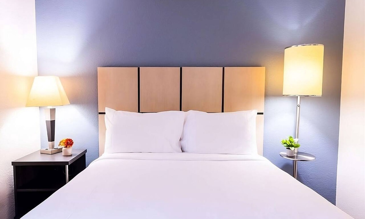 North Arlington Hotel | Your Home Away From Home! TWO Modern Suites, Full Kitchens, Pets are Welcome!