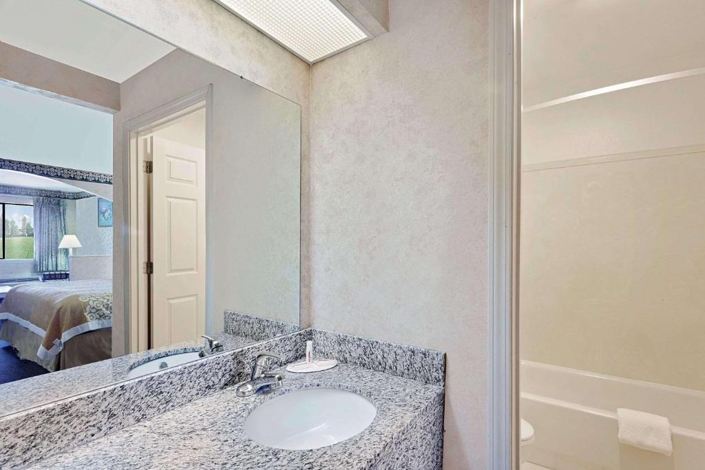 Millington Hotel | Your Place Inn