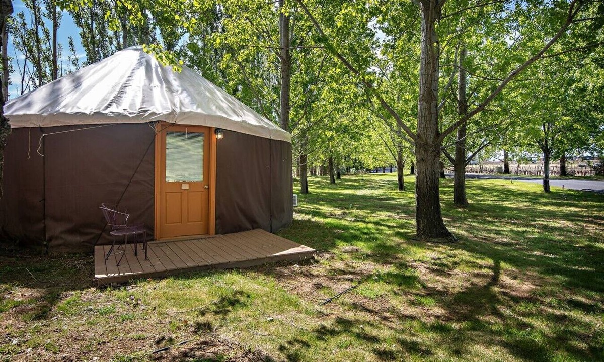 Quincy RV Rental | Yurt #4 - Glamping by the Gorge & Cave B
