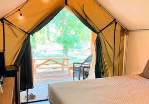 #11 Son's River Ranch - Glamping Cabin w/2 Queen Beds