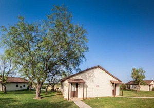 Bay Landing Camping Resort Cabin 4