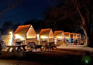 Cabin at Son's Blue River Camp! Stay here & enjoy the gorgeous San Marcos River!