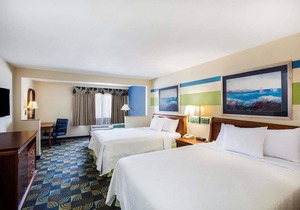 Days Inn & Suites by Wyndham Corpus Christi Central
