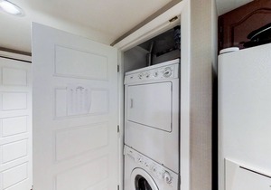 Dog-friendly studio with mountain views - near lakes, golf, ski area