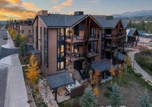 Downtown WP River Front Villa 232 I Private Hot Tub I Great Views I Activity Program