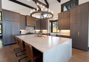 Luxury Modern Mountain Home w/Amazing Lake & Mountain Views. 2 Miles to Purg in Durango