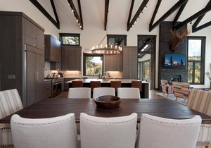 Luxury Modern Mountain Home w/Amazing Lake & Mountain Views. 2 Miles to Purg in Durango