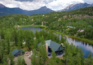 Luxury Modern Mountain Home w/Amazing Lake & Mountain Views. 2 Miles to Purg in Durango
