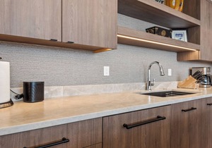 Mountain Modern 3BR A/C High-Floor Views & Stone Fireplace Luxury