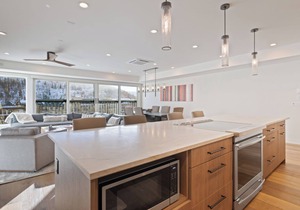 Mountain Modern 3BR A/C High-Floor Views & Stone Fireplace Luxury