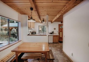 Mt Baker Lodging - Cabin 67 - Private 2-story cabin with a private hot tub in Maple Falls