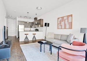 Premium SLU 1BR w/Parking & Gym, views of Space Needle, by Blueground