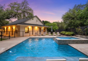 Quaint Suite with Boutique Hotel Vibes on Country Retreat Surrounded by Nature