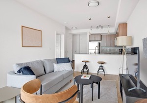 Sleek SLU 1BR w/Gym & Parking, walk to Space Needle, by Blueground