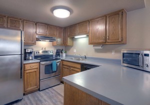 The Blue Bear | Trails, Golf, Pool & Hot Tub - Near Town