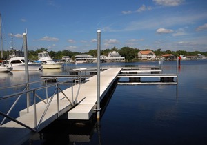 WIFI*WATERFRONT, RIVERS EDGE CONDO #1B-BLDG 1 *PRIVATE DOCK and BOAT SLI in Steinhatchee