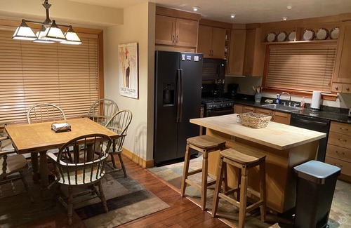 Deer Valley Condo | Deer Valley Townhouse, with New Private Hot Tub Just Steps Away from the Bus