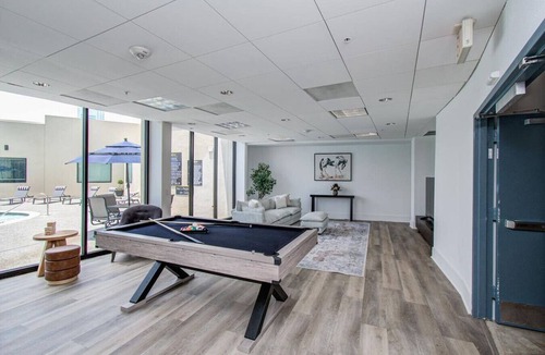 Greenway Plaza-Upper Kirby Apartment | 1 Bd Studio Apt|Pool|Gym|Game Room|City Views