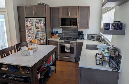 Southeast Magnolia House | 1-Bedroom Seattle Townhome in Safe Area, Easy Access to Downtown & Lumen Field
