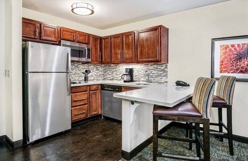 Tech Terrace Condo | 1 Bedroom | Shared Pool & Hot Tub. Free Breakfast
