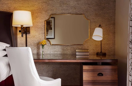 Downtown Seattle Hotel | 1-Bedroom Suite at a 4⭐️ Hotel