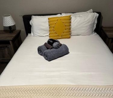 University Heights Apartment | 1 Bedroom wBalcony near UNM, Nob Hill downtown
