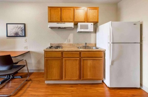 Norman Apartment | 1 Full Bed | ADA/Tub/Non-Smoking/Kitchen