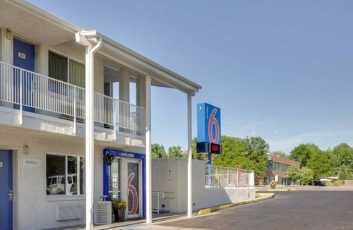 North Alameda Apartment | 1 Full Bed|Mob Acc RI Shwr NS Micfridge