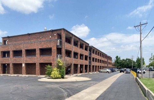 Central Oklahoma City Apartment | 1 King Bed | Mob Acc RI Shwr Nsmk Micfridg