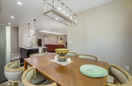 South Arlington House | 1 Mi to AT&T Stadium & Globe Life, Arlington Home