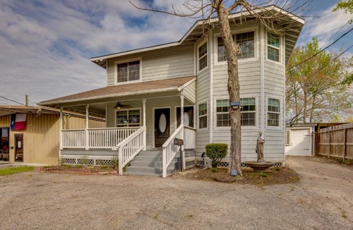 Conroe Apartment | < 1 Mi to Downtown Conroe: Charming Apartment