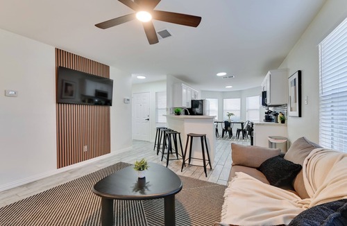 McKinney House | < 1 Mi to Historic McKinney: Modern Duplex w/Yard