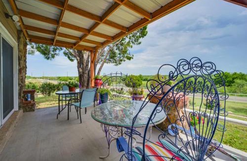 Wichita Falls House | 1 Mi to Sheppard AFB! 'Treetop Manor' w/Patio