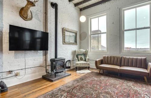 Springfield House | < 1 Mi to Wittenberg: Eclectic Loft w/Parking!