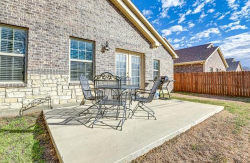 Grand Prairie House | 10 Mi to Soccer Stadium! Family Home Near Dallas