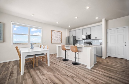 Aurora House | 10 min to DIA, Walk to the Gaylord!