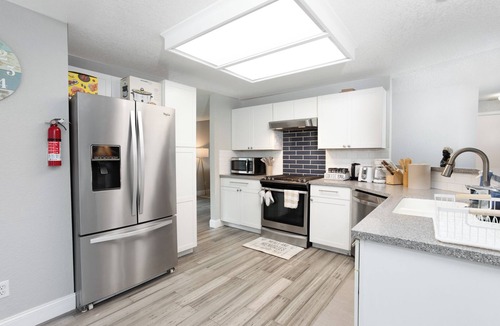 Centennial House | 10 min walk Quincy Reservoir Cherry Creek Willow Creek Park Trail Pet Friendly
