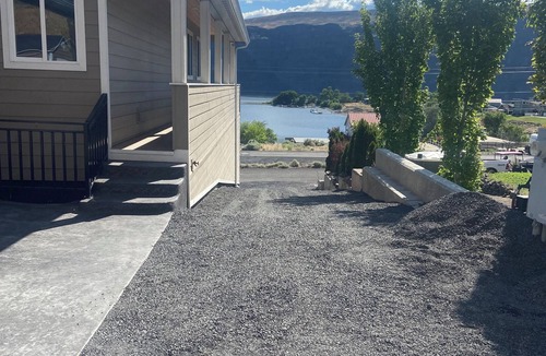 Sunland Estates Apartment | 10 mins from the Gorge Amphitheater, nestled in on the beautiful Columbia River