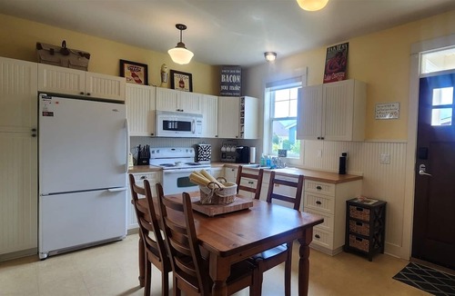 Oroville House | 102 Shenanigan Lane at Veranda Beach