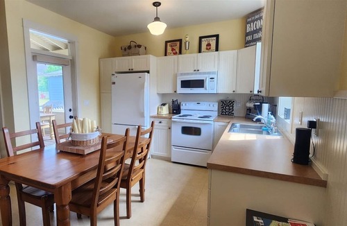 Oroville House | 102 Shenanigan Lane at Veranda Beach