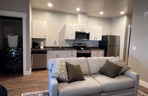 La Grande Apartment | #104- Spacious studio rental in La Grande, OR.