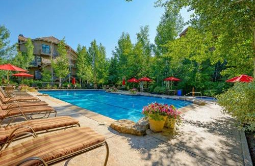 Edwards House | 106 Pinecone Lodge