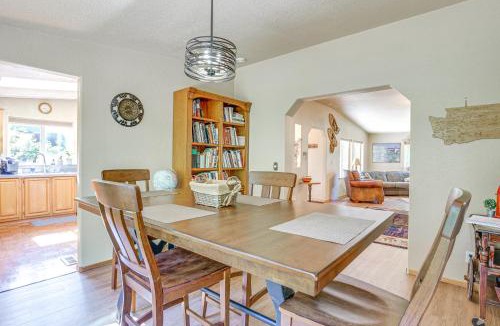 Mead House | 11 Acres of Adventure! Woodsy Mead Stay w/Trails