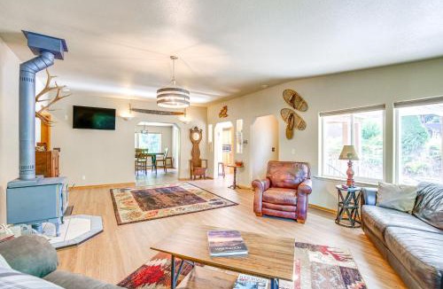 Mead House | 11 Acres of Adventure! Woodsy Mead Stay w/Trails